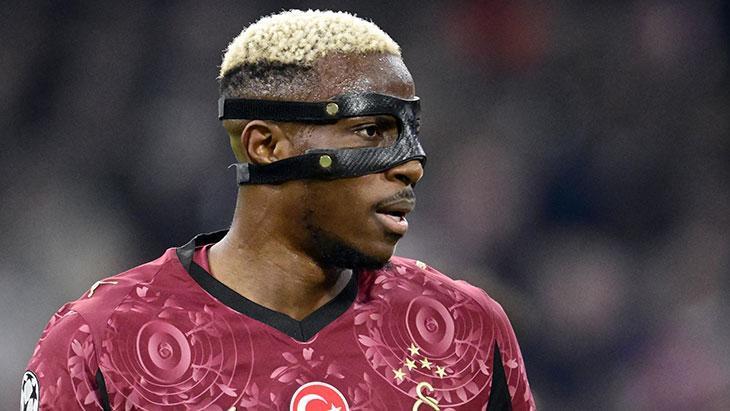 Osimhen, İstanbul'a geldi! Yıldız futbolcudan sakatlık açıklaması