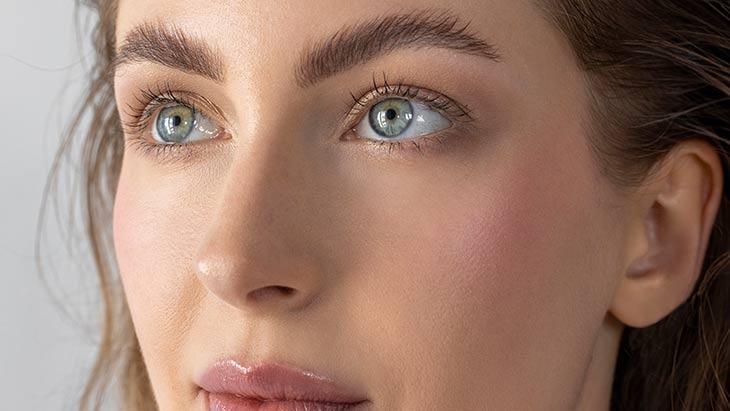 Küçük burun için gereken ameliyat değil doğru açı!