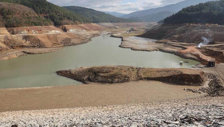 Bursa için kırmızı alarm! Yağışlar 52 yılın en düşüğünde, Uludağ’da kar yarı yarıya eridi