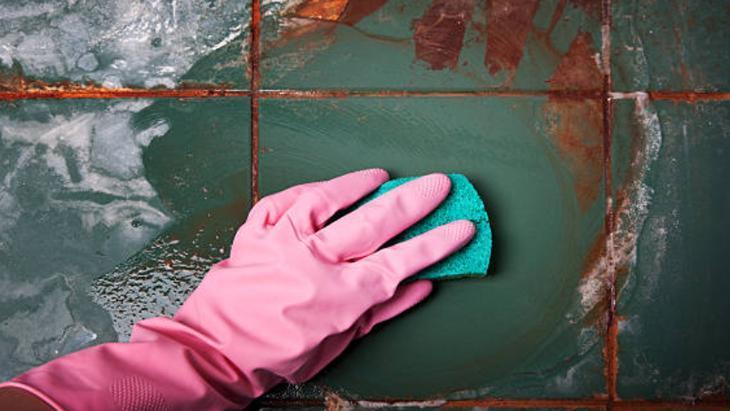 5 yöntem pası söküp atıyor! Önemli olan asitmiş: Patatesi kesip ovun