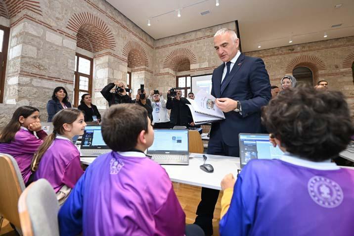 Kütüphanelerde rekor yılı! Bakan Ersoy duyurdu: Kullanıcı hedefi 39 milyonun üzerinde