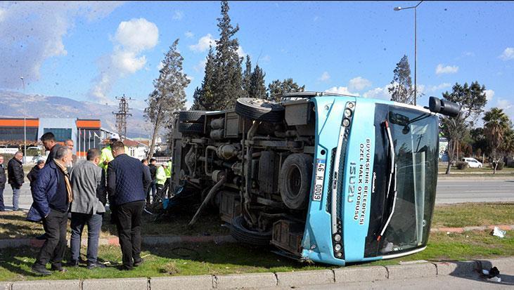 Kahramanmaraş'ta 3 aracın karıştığı kaza: 17 yaralı