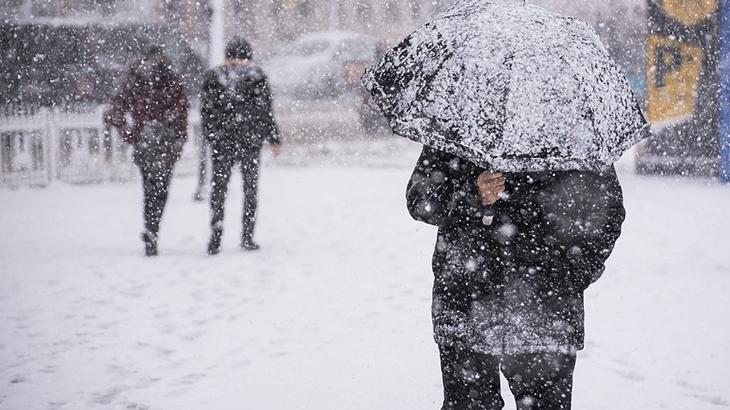İstanbul'da beklenen kar yağışı başladı! Valilik ve Meteoroloji uyardı