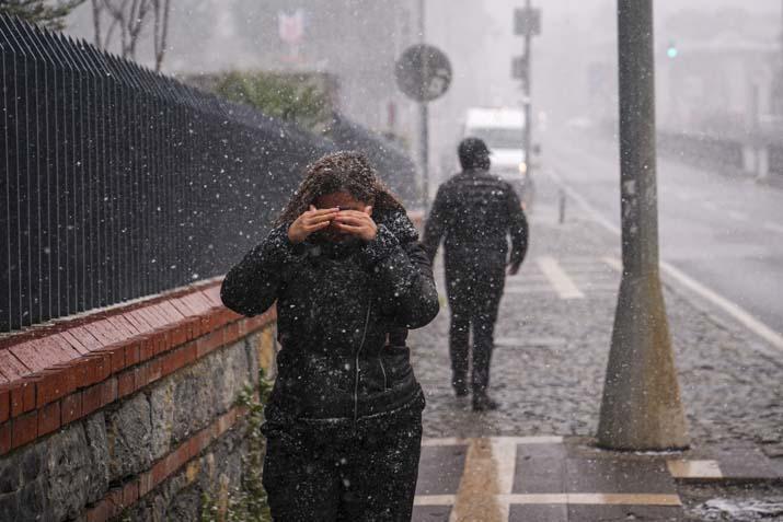 İçişleri ve Valilik'ten peş peşe uyarı: Kuvvetli yağış, fırtına ve sert hava geliyor