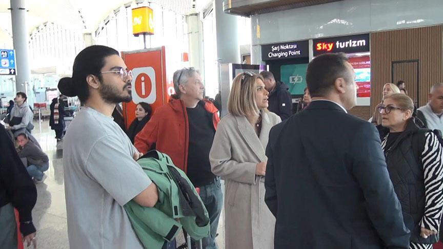 İran’da iletişim kesildi, İstanbul Havalimanı’nda endişeli bekleyiş: Ailemle en son 2 gün önce görüştüm