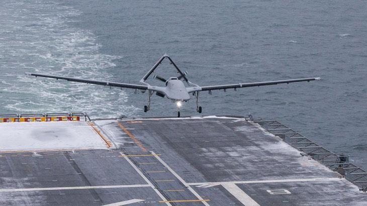 Savaş uçakları uçamadı: Bayraktar TB3 SİHA’dan kusursuz gösteri!