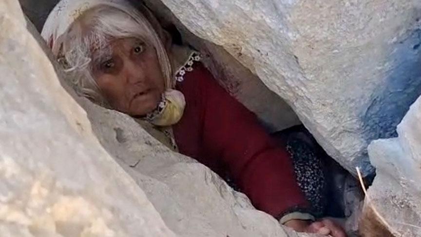 Azrail'le burun buruna 24 saat: 80 yaşındaki kadın 5 metrelik yarıktan çıkarıldı