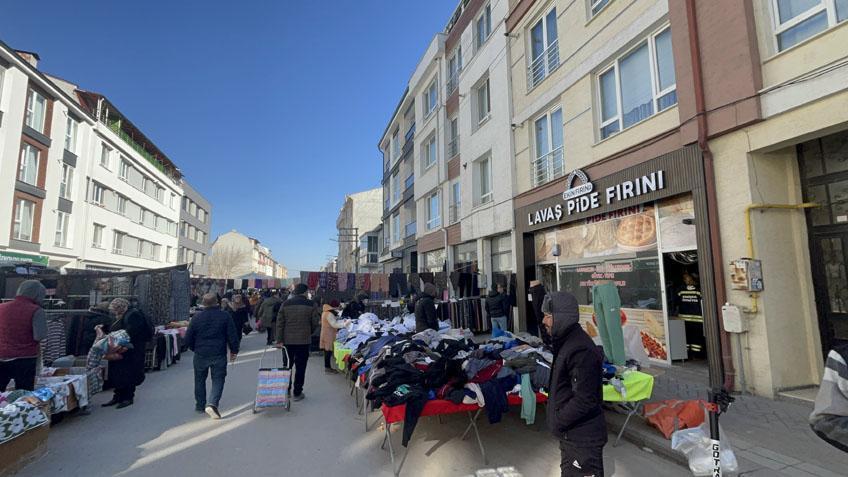 Eskişehir’de baca yangını! Pazar engelini aşamayan itfaiye, yaya müdahale etti