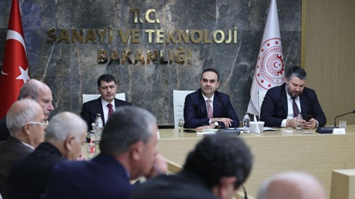 Bakan Kacır, iftarda OSB başkanlarıyla bir araya geldi