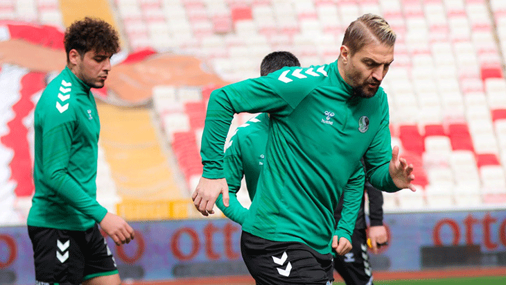 Sakaryaspor'da kırmızı kartın ardından Caner Erkin için şok karar!