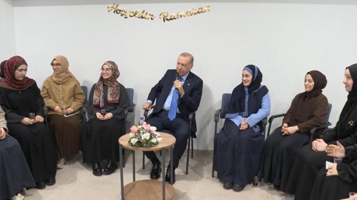 Cumhurbaşkanı Erdoğan üniversite öğrencileri ile bir araya geldi