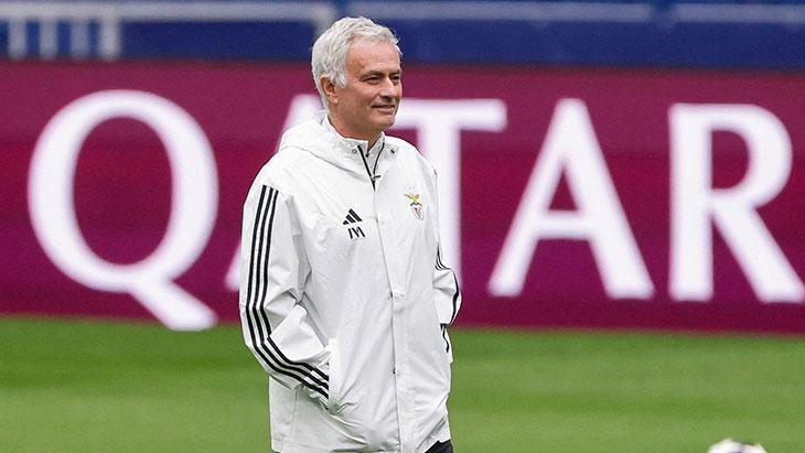 Fenerbahçe transferde Jose Mourinho ile karşı karşıya geldi! Benfica yıldız oyuncuyu radarına aldı