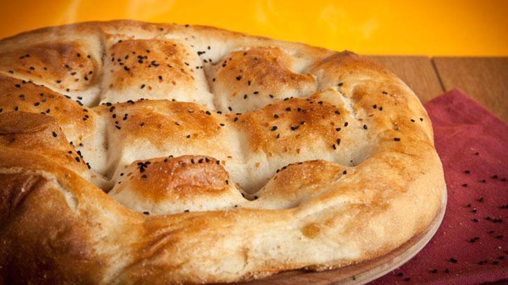Bayatlayan Ramazan pidesi çöpe gitmesin! Fırından taze çıkmış gibi: Kapalı ısıtma yöntemi