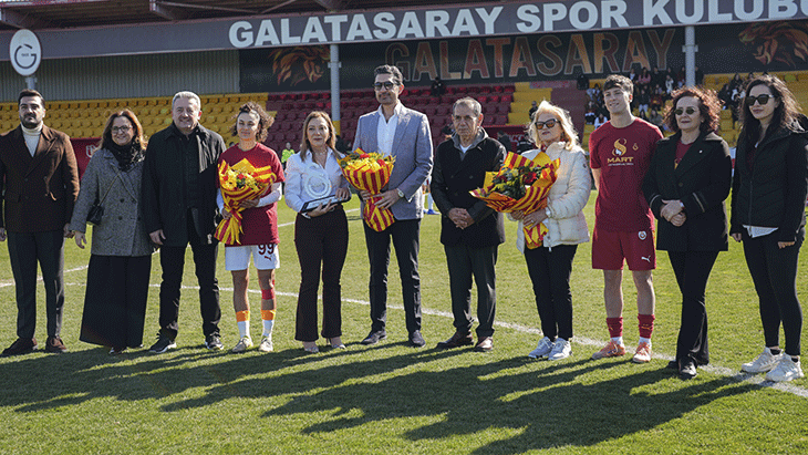 Dursun Özbek: Kadınlarımız her zaman bizim başımızın tacı