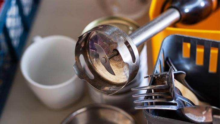 Kıyıda köşede kalmış bütün kirleri temizliyor! Blender'daki kokuyu yok ediyor