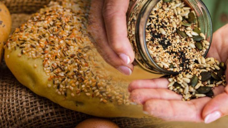 Ramazan bitmeden bu pideyi deneyin! İçini ayırıp hamura ekleyin: Susamı sollar