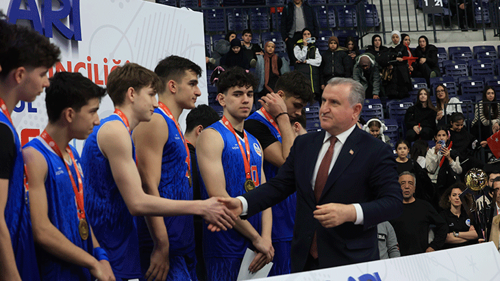 Bakan Bak: Geleceğin 12 Dev Adamları spor okullarında yetişiyor