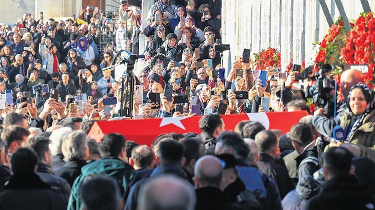 Tarihin kalbine defnedildi
