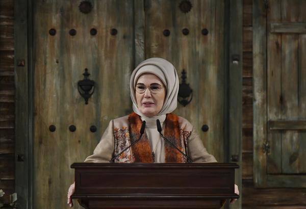 Emine Erdoğan, onursal başkanı olduğu dernek ve vakıfların temsilcileriyle buluştu