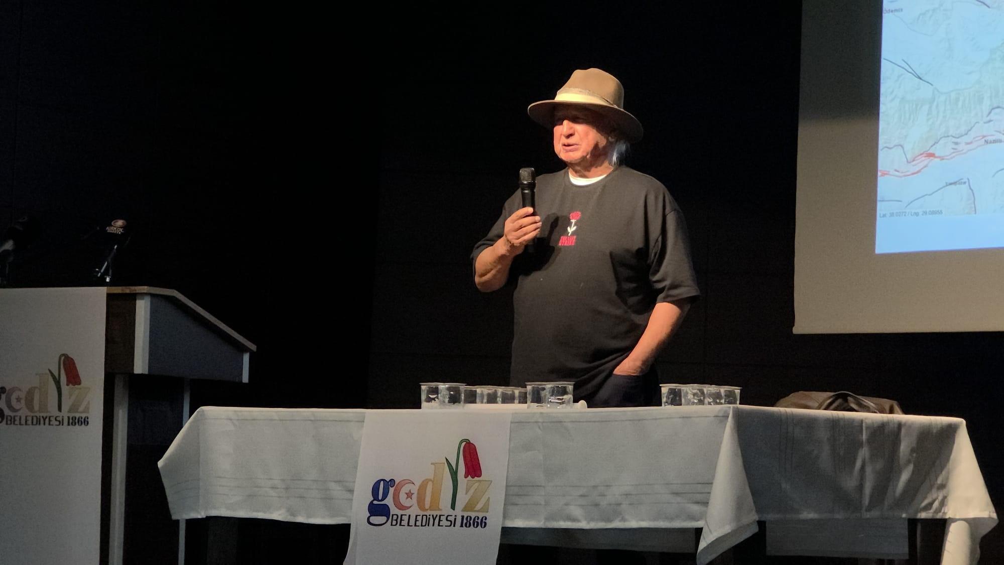 Son dakika... Prof. Dr. Şener Üşümezsoy, 'Süreç bitmedi' diyerek bir ilçeyi uyardı: 6.5 büyüklüğünde deprem potansiyeli var