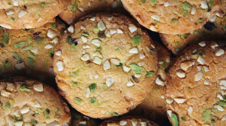 Kokusunu alan soluğu mutfakta alıyor! Hindistan cevizli kurabiye tarifi
