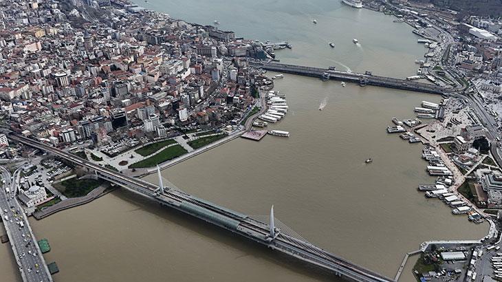 Haliç'in rengi kahverengiye döndü!