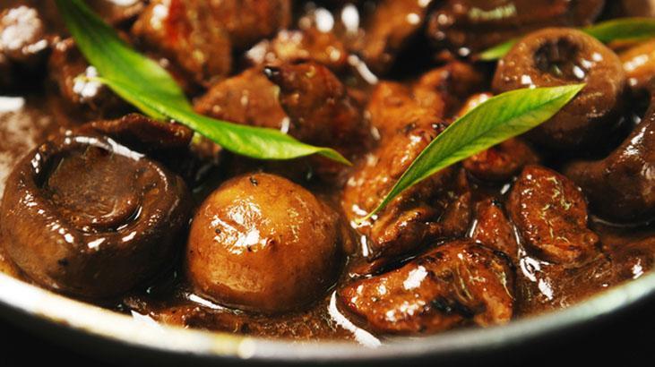 Lezzet seviyesini arşa çıkarıyor! Püf noktası suyunda, kremalı mantar sosu tarifi