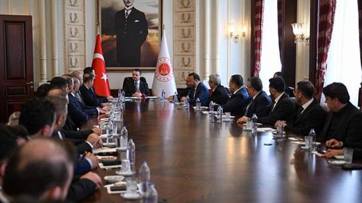 Bakan Gürlek, Nevşehir'de temaslarda bulundu, iş insanlarını kabul etti