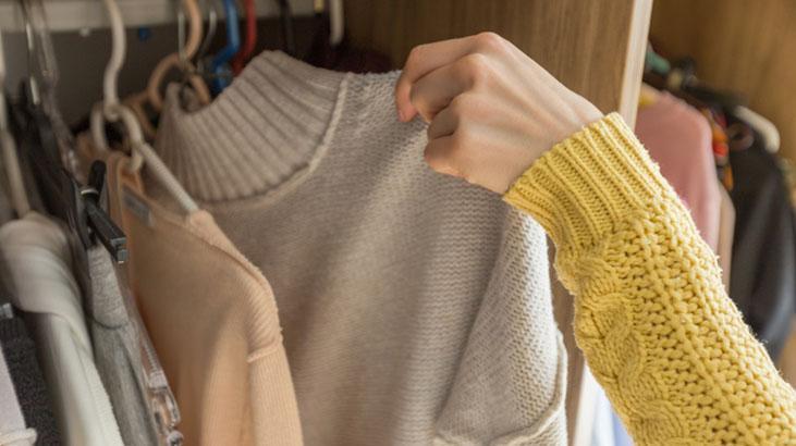 Sır gibi saklanan dolap tüyosu! Gardıroptaki nemi çekiyor, sıfır koku