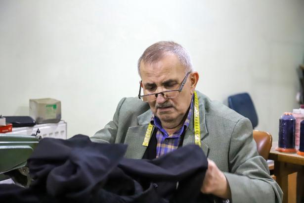 56 yıldır terzilik yapıyor! 'Dükkanımda öleceğim' diyen ustanın yarım asırlık hikayesi