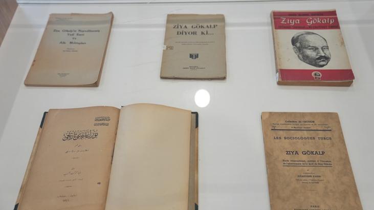 Türk dünyasına 5 lehçede dev eser