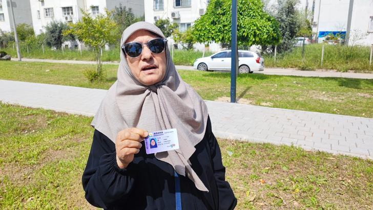 Adana’da ücretsiz ulaşım kartı olan kadın dolmuştan indirildi! 'Diğer sürücüler de aynı şeyi yapıyor'