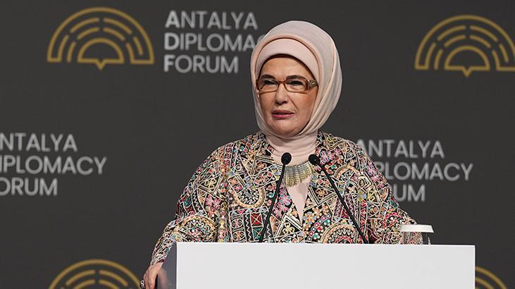 Emine Erdoğan'dan Filistinli çocukların eğitimi için çağrı