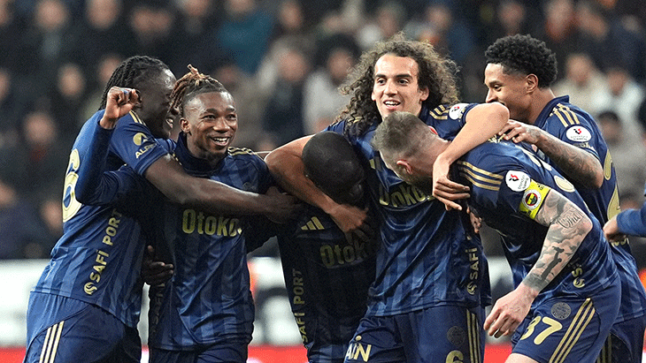 Fenerbahçe'ye transfer piyangosu! 3 yıldıza teklif kapıda, kasa dolacak