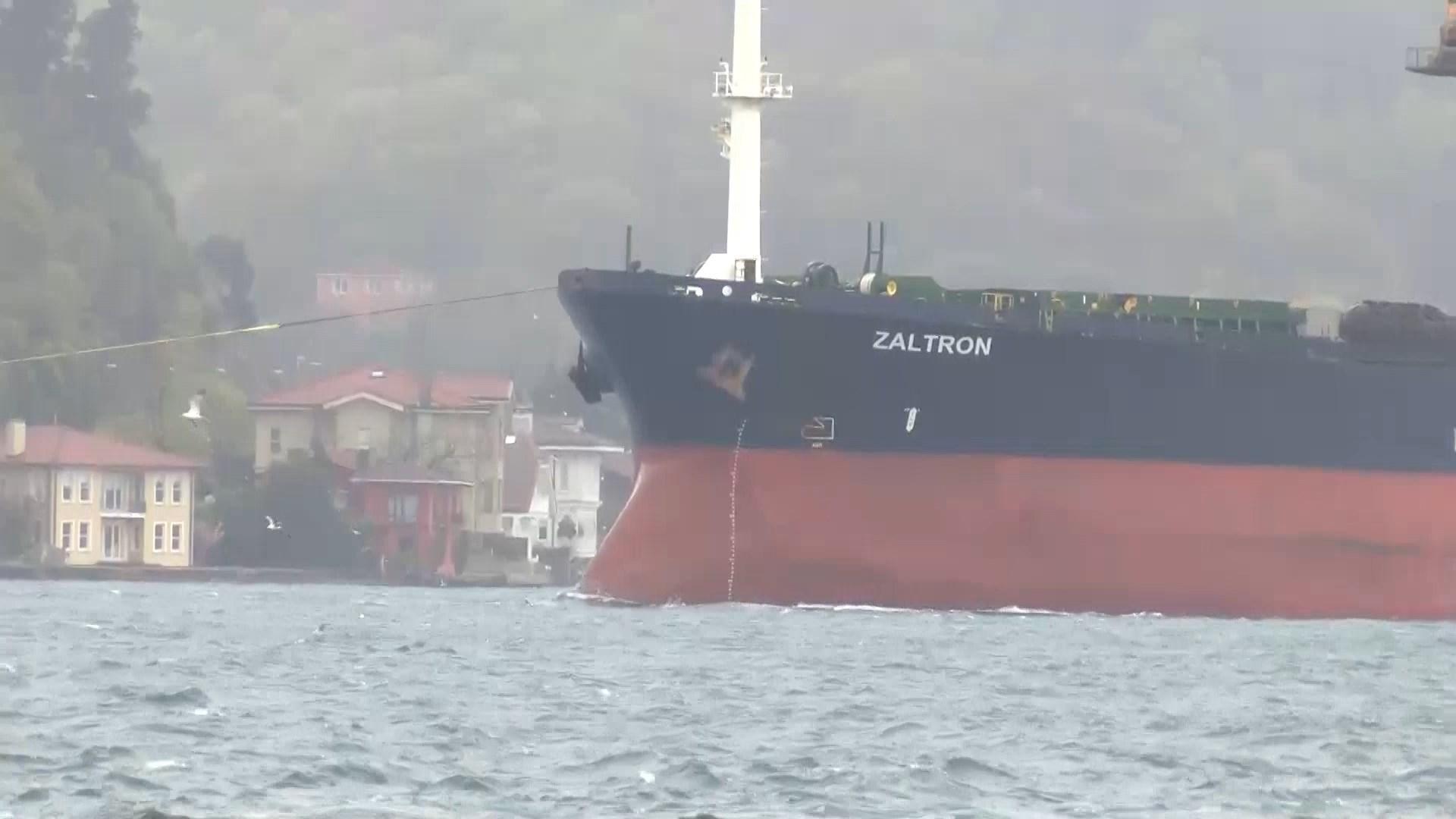İstanbul Boğazı'nda gemi arızası! Trafik çift yönlü askıya alındı