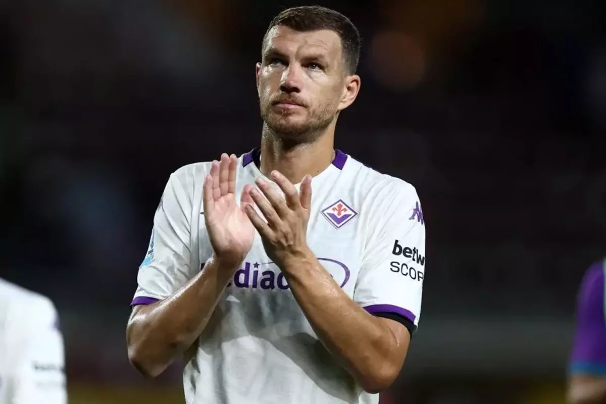 Edin Dzeko bir ülkenin diline düştü