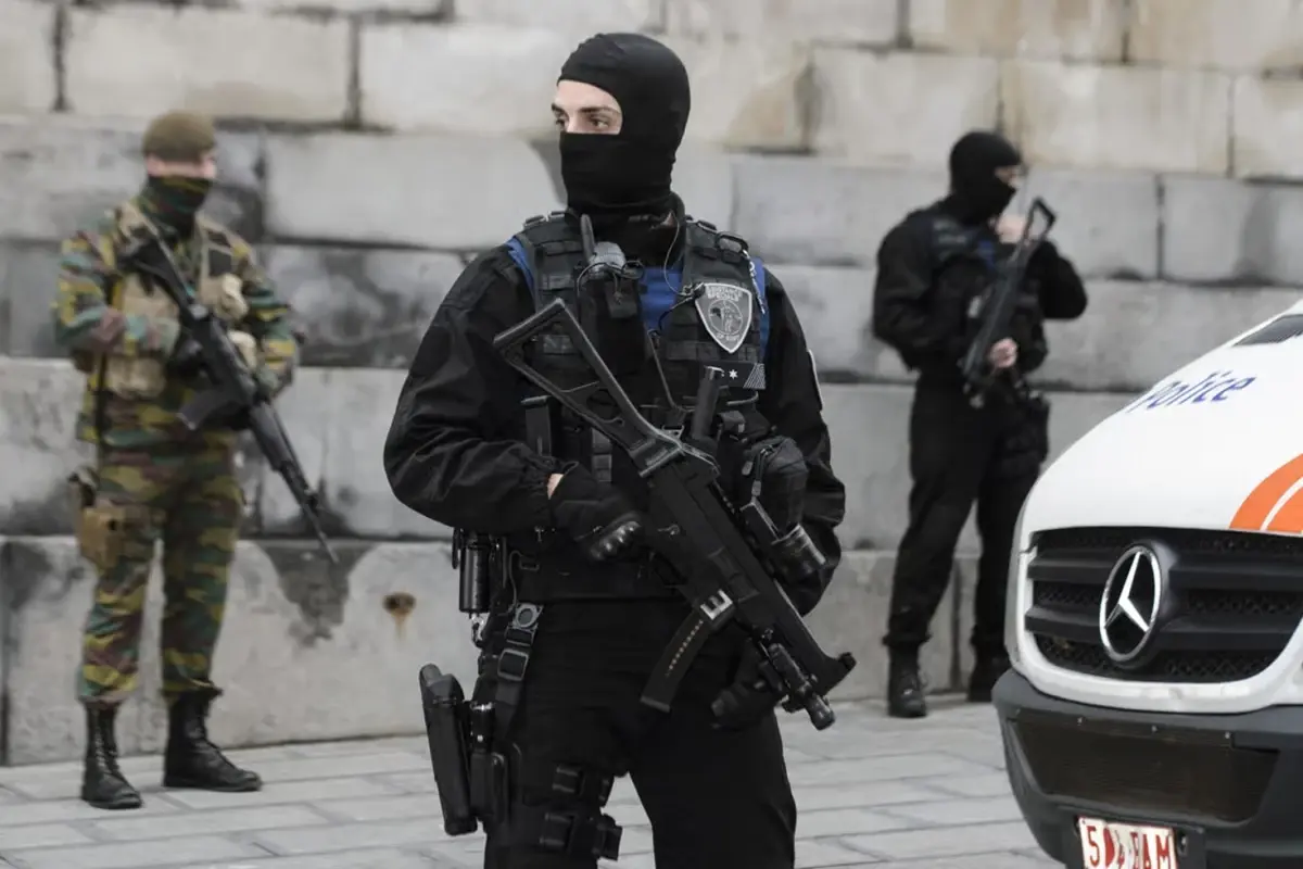 Avrupa ülkesinde korkutan patlama! Sinagog ağır hasar aldı