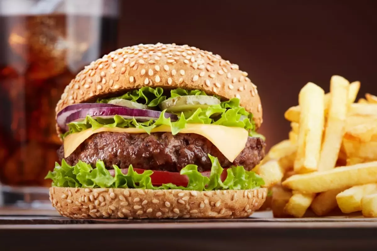 Dünyanın en büyüklerindendi, yüzlerce şubesini kapatıyor