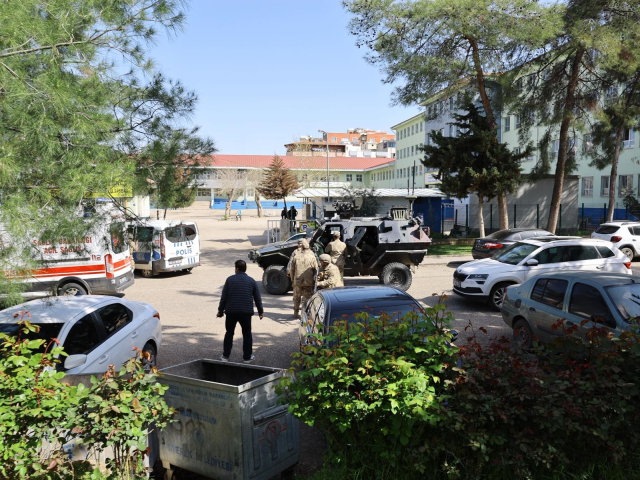 Lise baskınında dehşet anlarını görgü tanığı anlattı: Önüne gelene sıktı