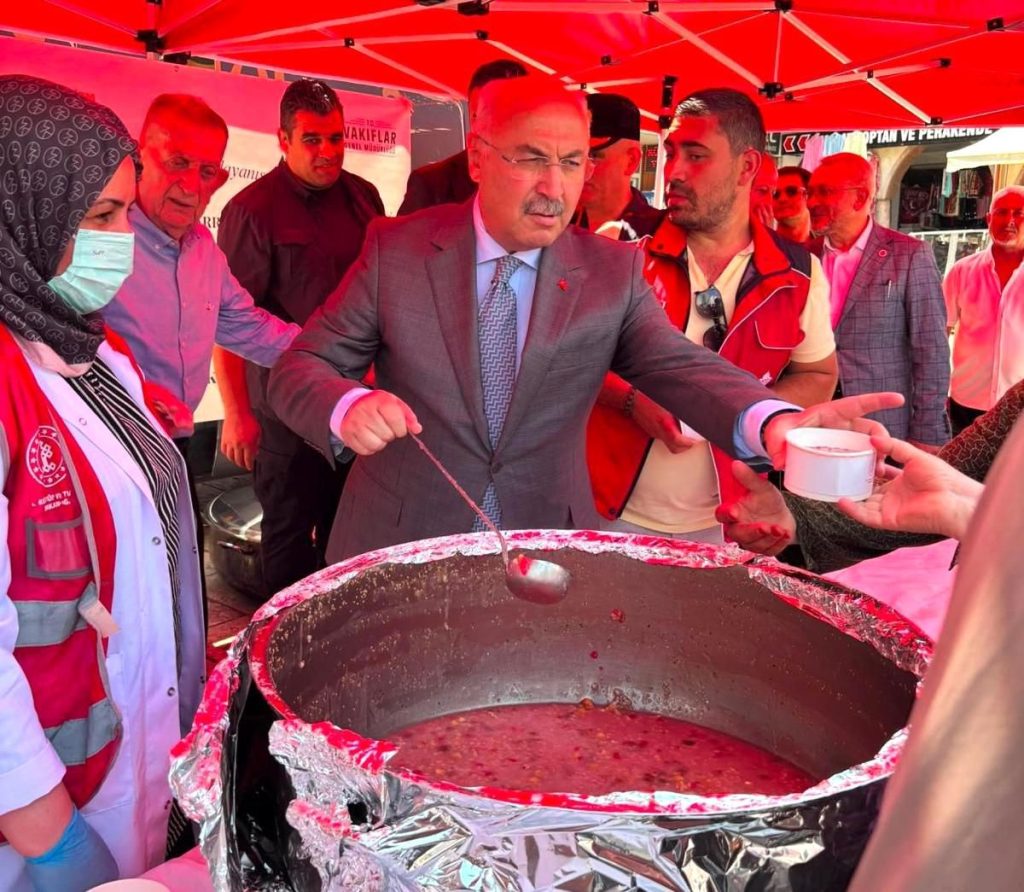 Denizli’de Muharrem ayının bereketi aşure ikramıyla paylaşıldı