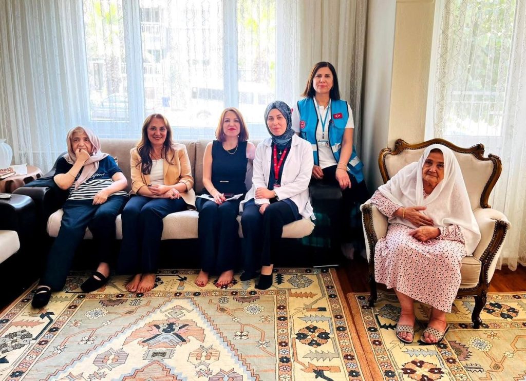 Denizli’de evde sağlık hizmetinden faydalanan hastalar ziyaret edildi