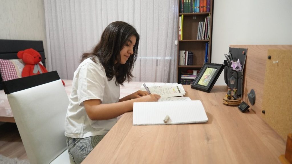 LGS şampiyonu Zeynep, başarının formülünü paylaştı