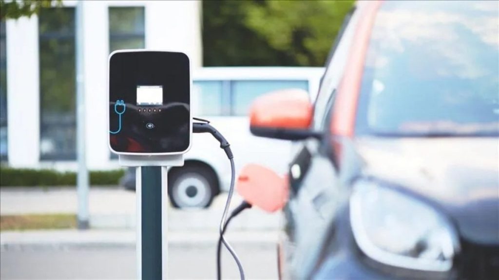 Rusya’da akaryakıt krizi elektrikli ve hibrit araçlara ilgiyi artırdı